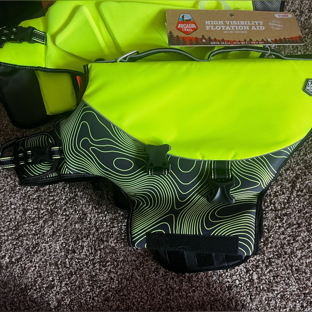 Dog Lifejackets BNWT